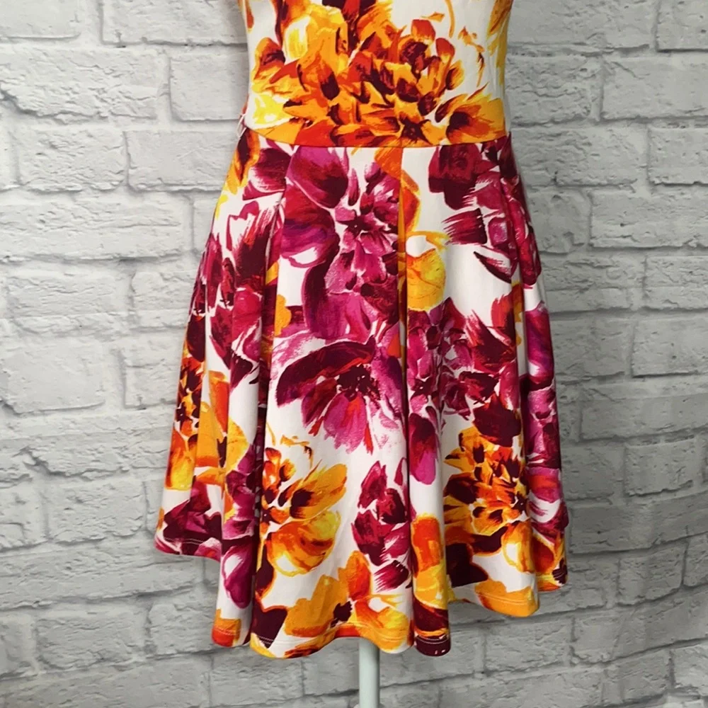 Bebe Floral Sleeveless Bib Neckline Skater Dress Size Small - Picture 4 of 9